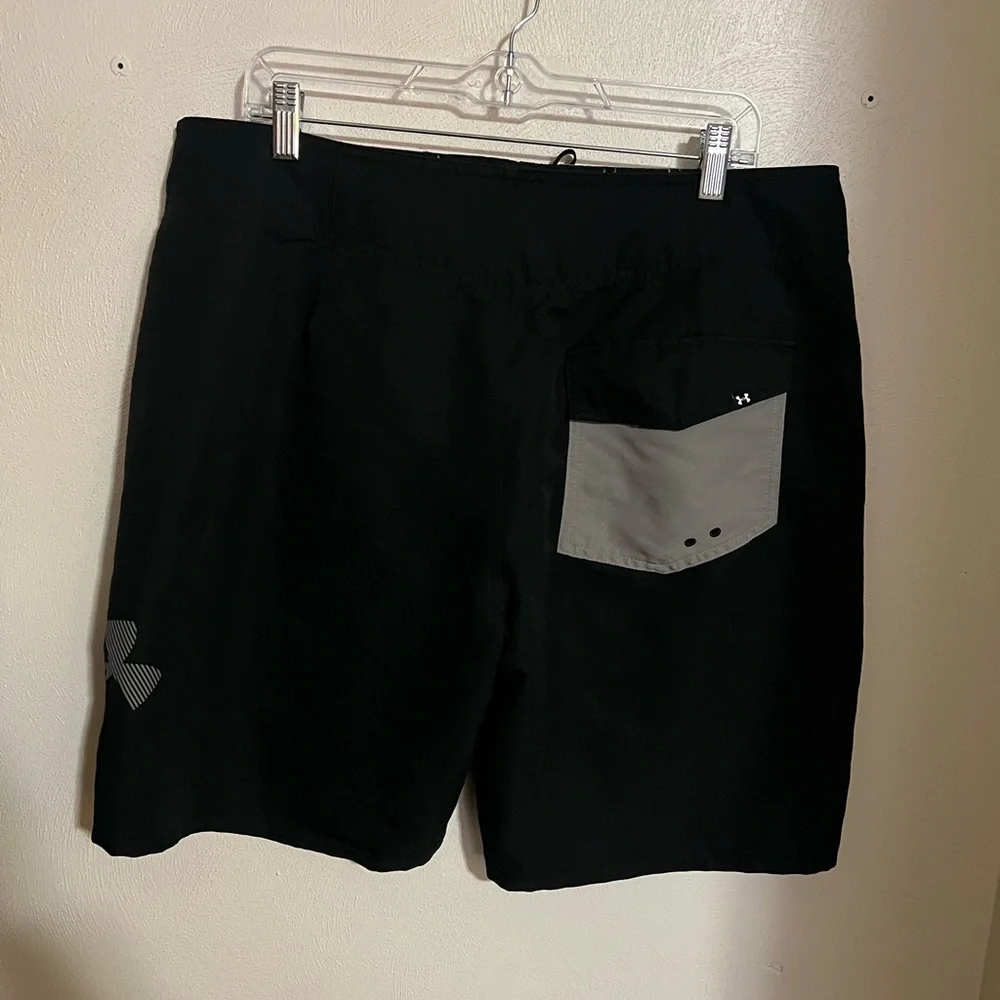 UNDER ARMOUR Classic Casual Lightweight‎ Board Shorts Black Grey Men's Size 36